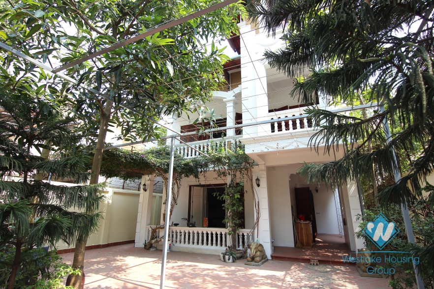 Large garden house available for rent on Au Co street, Tay Ho, Hanoi- unfurnsihed.